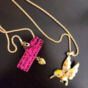 Betsey Johnson hummingbird necklace